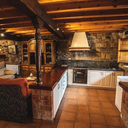 La Casa De Consuelo 3 *