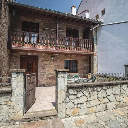 La Casa De Consuelo 3 乡村民宿 Viérnoles